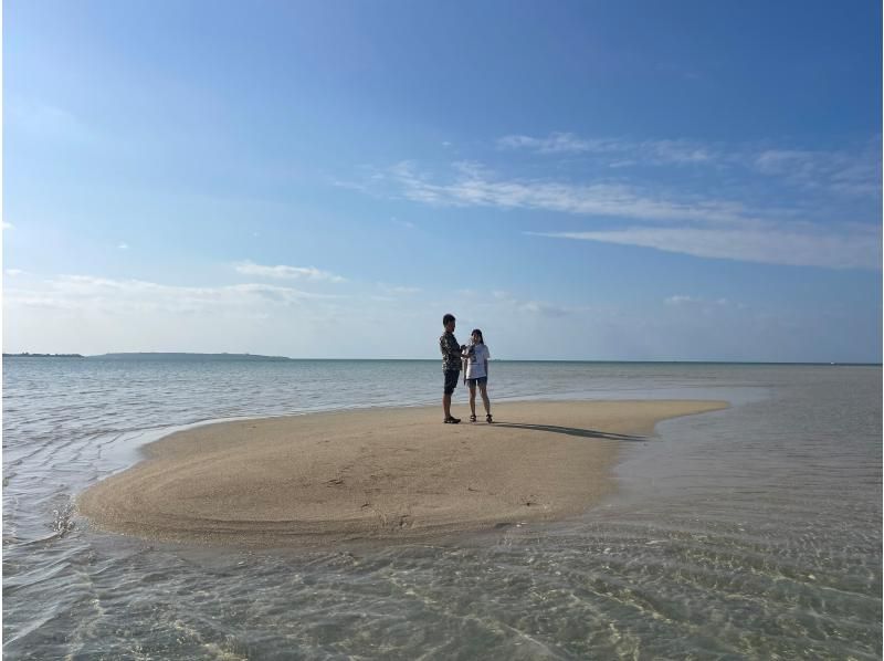 [Okinawa, Miyakojima] Go by sea kayak! Landing tour of the phantom island [Yuni Beach] with drone photography of the spectacular view ★ We will guide you in a small group ♪ Recommended for beginners too!の紹介画像