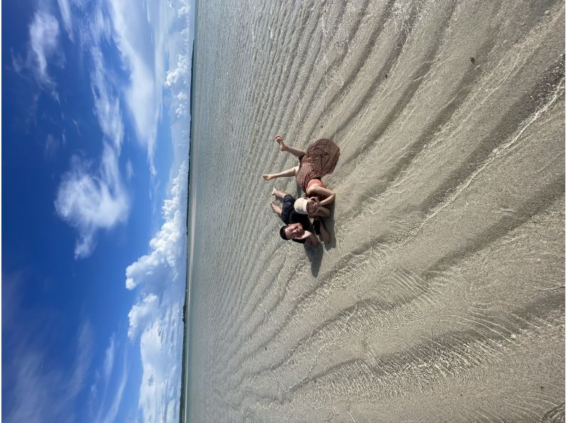 【沖縄・宮古島】シーカヤックで行く！幻の島【ユニの浜】上陸ツアー　絶景のドローン撮影付★ 嬉しい少人数制でご案内♪ 初心者の方もおすすめ！の紹介画像