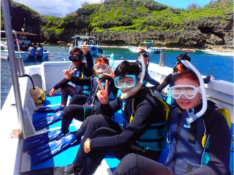 [Highest probability in the prefecture, same-day reservations accepted] Go by boat! Blue Cave Snorkeling Tour ☆ We promise a luxurious tour ★ Ages 5 and up can participateの紹介画像