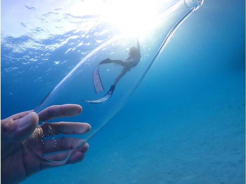 Okinawa, Motobu Town, Gorilla Chop Beach is a popular spot with beautiful corals and fish on white sand / Skin diving ꕥ Beginners are welcome! Recommended for families, couples and women!の紹介画像