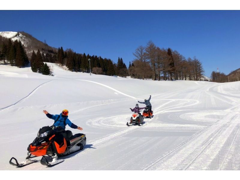 [Niigata/Naeba] Snowmobile tour (Enjoy with parents and children! 60 minute course!)の紹介画像