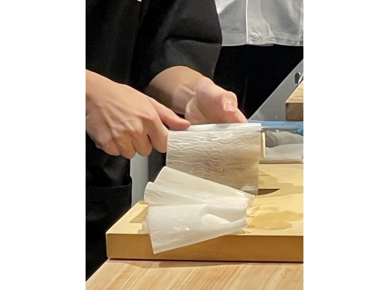 【東京・西麻布】和包丁を使ってマグロのお刺し身を作れる！日本の包丁について深く学べる！マグロ丼ランチ付きの紹介画像