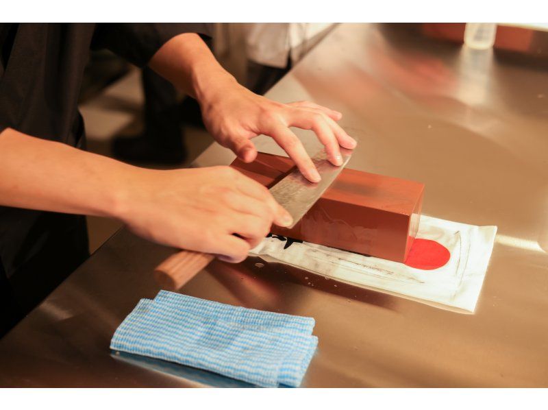 【東京・西麻布】和包丁を使ってマグロのお刺し身を作れる！日本の包丁について深く学べる！マグロ丼ランチ付きの紹介画像