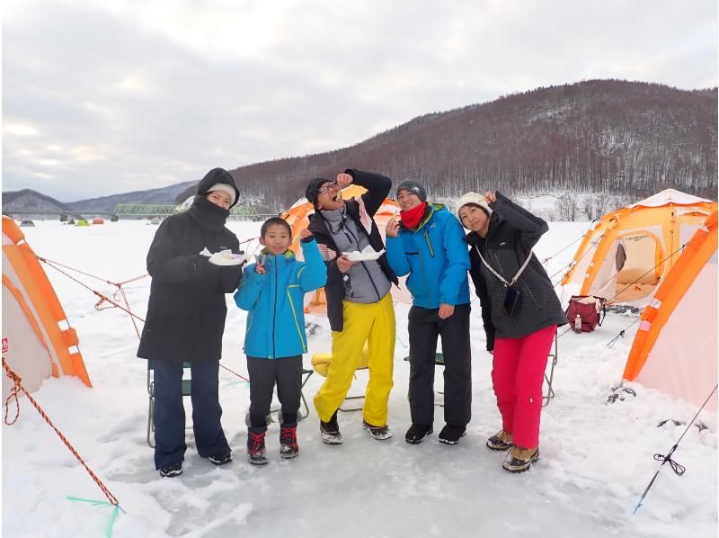 [Meet at Sapporo Station] Ibarato River Ice Fishing Tour Empty-handed, beginners welcome Half-day plan meeting at Sapporo Station: Morning, Afternoonの紹介画像