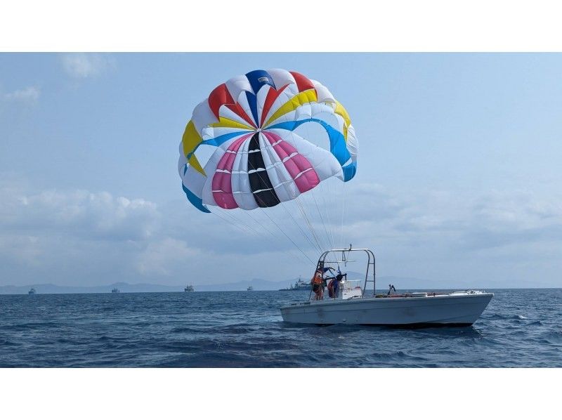 [Okinawa Motobu Town] Gorilla chop experience diving + parasailing set plan ♪ Enjoy both the sea and the sky! GoPro photo data free service♪の紹介画像