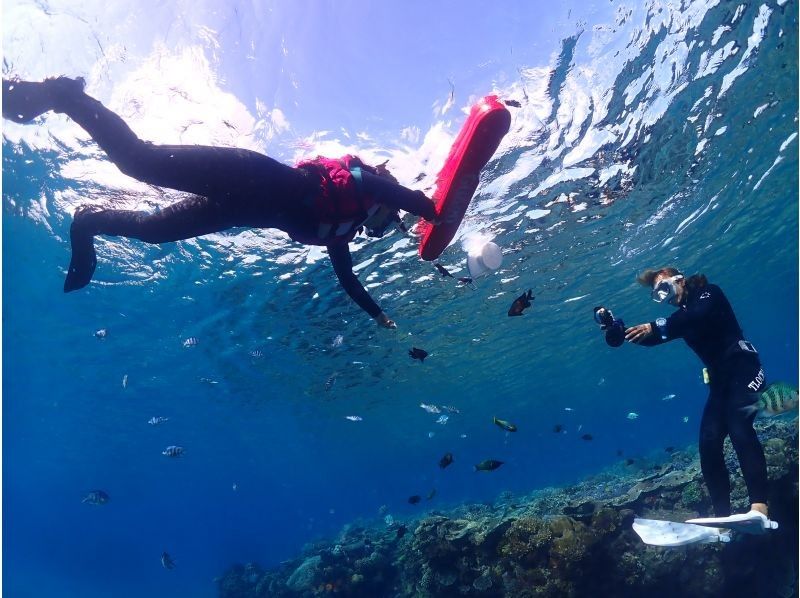【오키나와•모토부쵸】고릴라초 스노클+패러세일링 세트 플랜♪바다도 하늘도 만끽해 버리자! GoPro 사진 데이터 무료 서비스♪の紹介画像