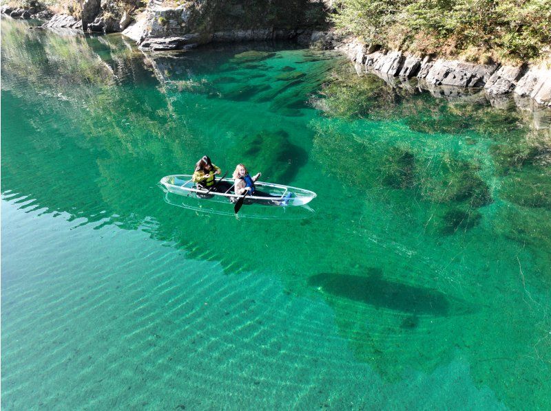 [Kochi・Niyodo River] Experience crystal kayaking (clear kayaking) in the middle of the Niyodo Blue and take drone photos! Data gift!の紹介画像