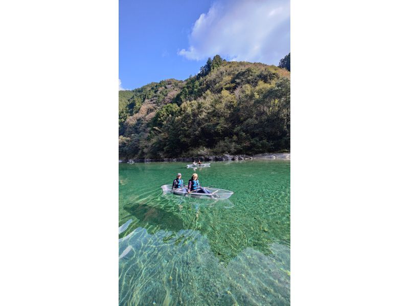 [高知/仁淀川]仁澱藍中的水晶獨木舟（透明獨木舟）體驗與無人機攝影！數據呈現！の紹介画像