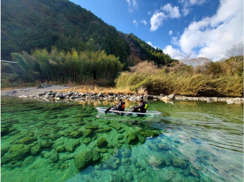 [高知/仁淀川]仁澱藍中的水晶獨木舟（透明獨木舟）體驗與無人機攝影！數據呈現！の紹介画像