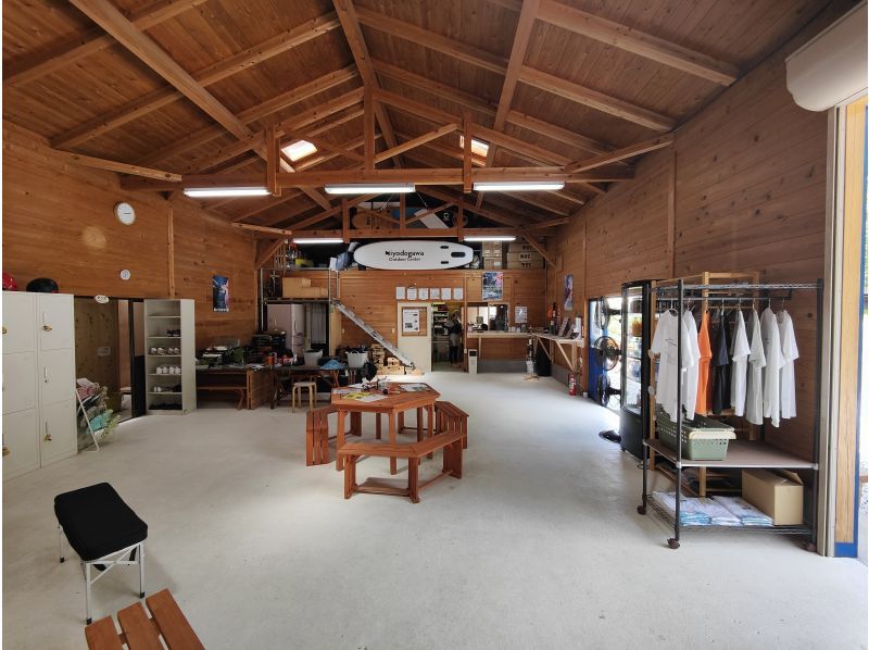 【高知・仁淀川】「カナディアンカヌー」全部付き定番プラン！～水上カメラ撮影、ドローン空撮、レンタルウェア品充実、更衣室、売店、駐車場完備～の紹介画像