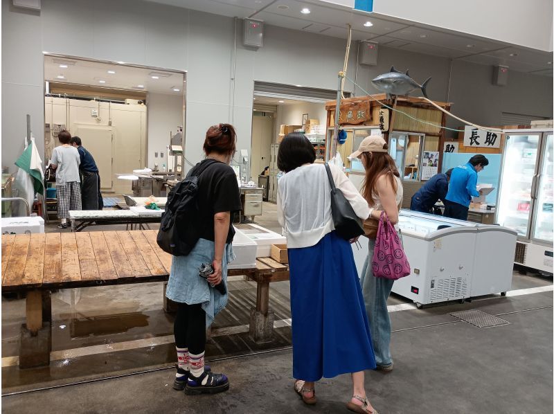 冬の北風運用がチャンス★成田空港ど真ん中！東峰神社で迫力の飛行機＋日本初「ワンストップ輸出拠点機能」新生成田市場見学の紹介画像