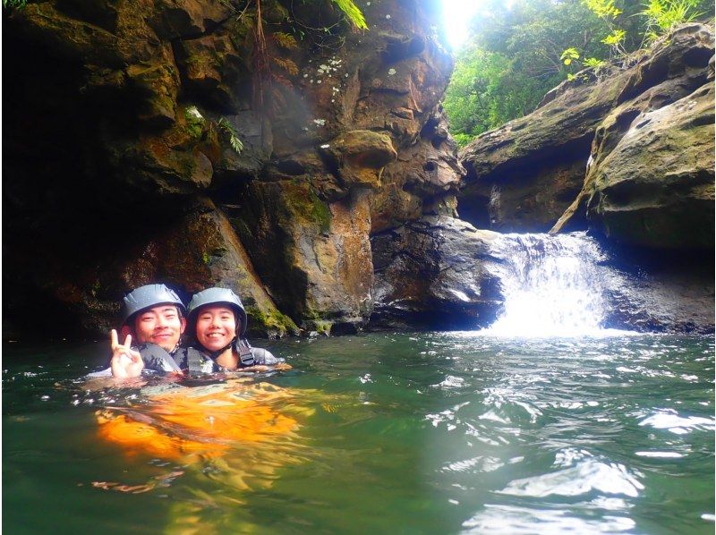 SALE! [Iriomote Island/1 day] Adventure in the World Heritage Site with standard activities! Tropical snorkeling & canyoning [Free photo data]の紹介画像