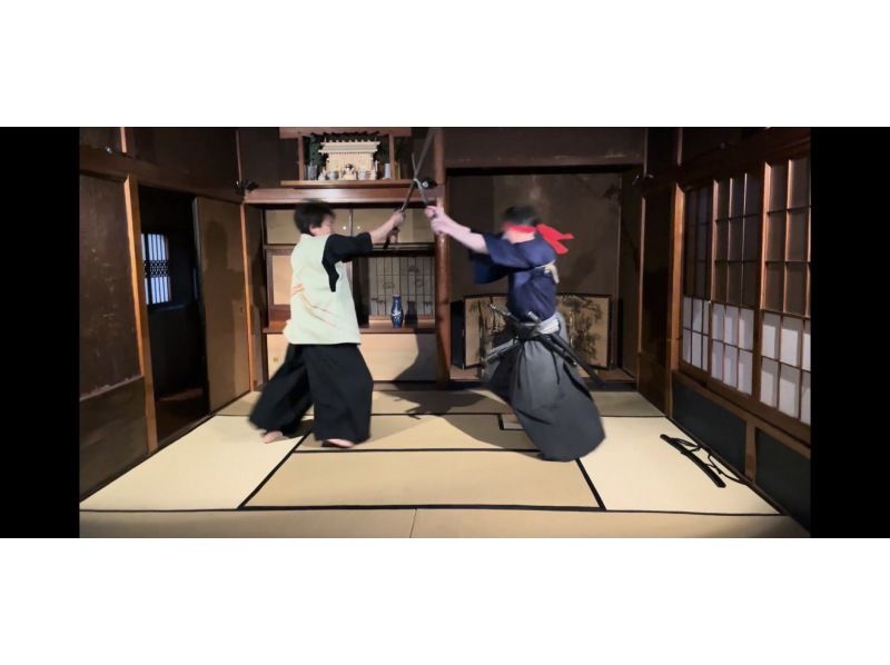 Spring sale! [อาซากุสะ โตเกียว] SAMURAI! การแสดงซามูไรโดยนักแสดงที่กระตือรือร้นในภาพยนตร์! สัมผัสเทคนิคที่สวยงามและจิตวิญญาณแบบญี่ปุ่นที่อยู่ห่างออกไปเพียง 1 เมตร!の紹介画像