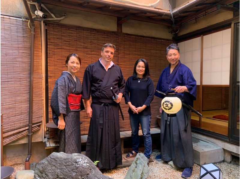 Spring sale underway! [Tokyo/Asakusa] SAMURAI samurai experience! Real techniques to learn from active movie actors! Beautiful sword handling, Japanese spirit, and techniques are there! Here we go! !の紹介画像