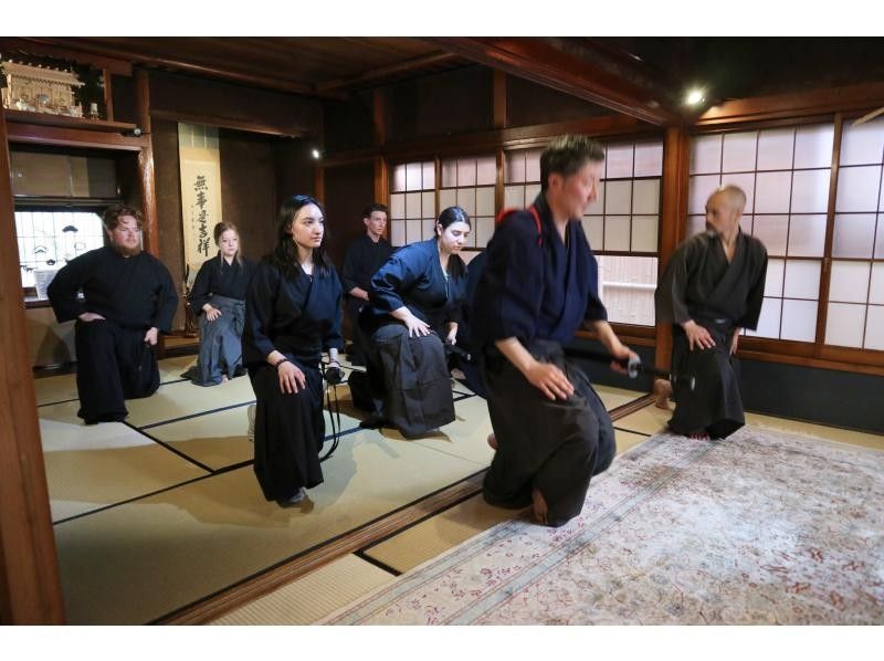 [SALE][Tokyo・Asakusa][Private] Samurai experience for 2-8 people! Learn authentic techniques from active movie actors! Beautiful swordplay, Japanese spirit and technique all here!の紹介画像