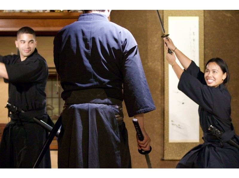 [SALE][Tokyo・Asakusa][Private] Samurai experience for 2-8 people! Learn authentic techniques from active movie actors! Beautiful swordplay, Japanese spirit and technique all here!の紹介画像