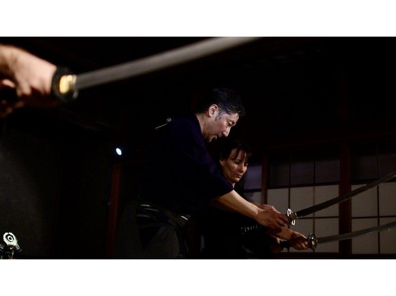 春季特賣會進行中！ [東京/淺草] SAMURAI武士體驗！向現役電影演員學習的真實技巧！美麗的劍術、日本精神、科技都有！開始了！ ！の紹介画像