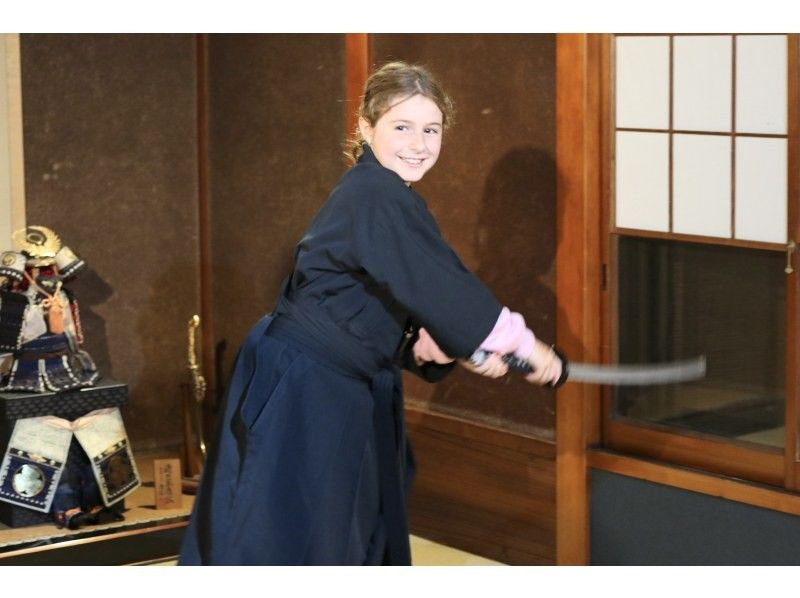 [SALE][Tokyo・Asakusa][Private] Samurai experience for 2-8 people! Learn authentic techniques from active movie actors! Beautiful swordplay, Japanese spirit and technique all here!の紹介画像