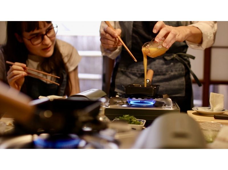 [Tokyo, Asakusa] A fun Japanese cooking experience with Japanese moms! Full of moms' wisdom! A colorful vegetable-based sushi experience!の紹介画像