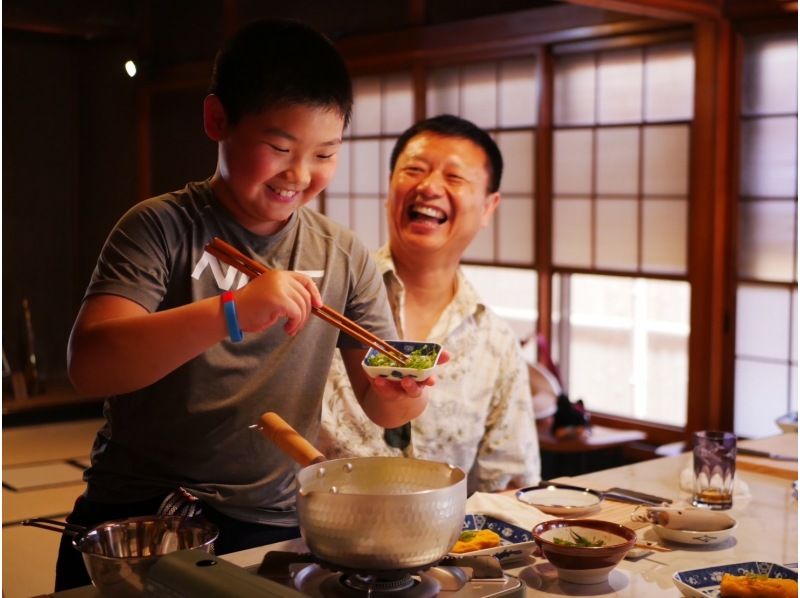 [Tokyo, Asakusa] A fun Japanese cooking experience with Japanese moms! Full of moms' wisdom! A colorful vegetable-based sushi experience!の紹介画像