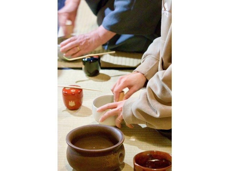 春季特卖进行中！ [东京/浅草]]套装超值！包括正宗抹茶体验！和日本妈妈们一起愉快地制作美丽的手鞠寿司吧！の紹介画像