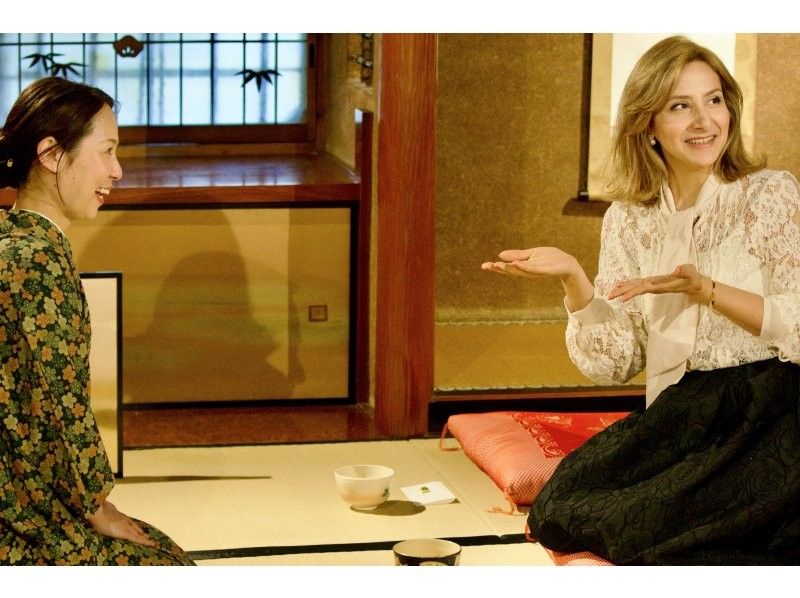 【東京・浅草】】セットでとってもお得！日本のお母さん達と楽しく美しい手毬寿司を作り、本当のお抹茶を体験！の紹介画像