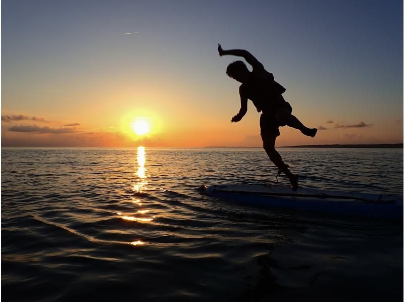 [Miyakojima/Private/Evening] {Enjoy Miyakojima} Sunset SUP & Private Sea Turtle Snorkeling 