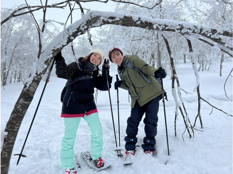 【山形・蔵王】氷瀑スノートレッキング 山形の冬の絶景を歩く！映画のような氷の世界へ☆ガイド同行＆専門装備レンタル付きの紹介画像