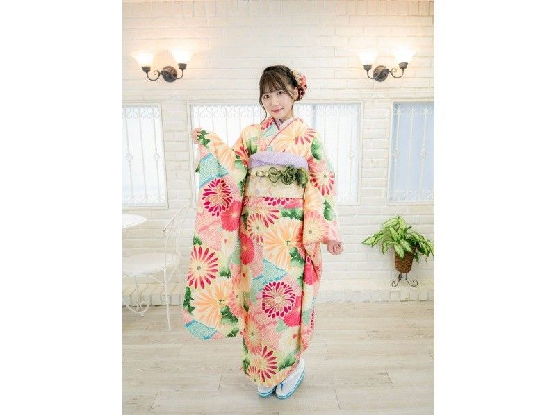 [東京淺草站前]☆節省30,800日元★長袖和服租賃，讓您的特殊日子更加光彩照人の紹介画像
