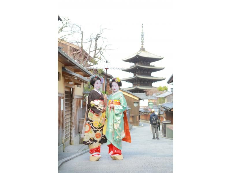 【京都清水寺】限時優惠：團體可享舞妓漫步特惠，僅需8,200日圓（不含稅），原價22,000日圓。 の紹介画像