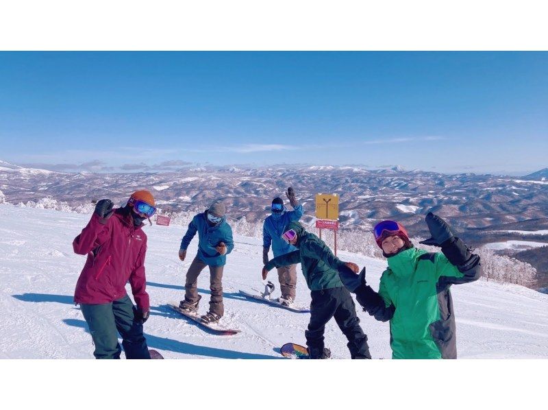 【北海道ルスツ】10人以上でお得にスノボレッスン！学生旅行・卒業旅行・社員旅行におススメ！みんなで素敵なスノーボードの思い出を作ろう！の紹介画像