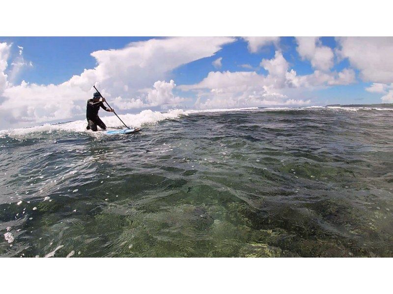 [Southern Okinawa] "Only one group" completely reserved ☆ SUP surfing experience tour! Free equipment rental and photo gifts!の紹介画像