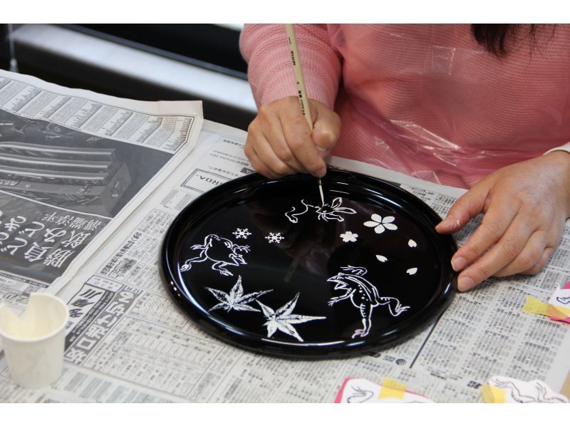 日本語【東京・日本橋】創業100年の漆器専門店で蒔絵体験の紹介画像