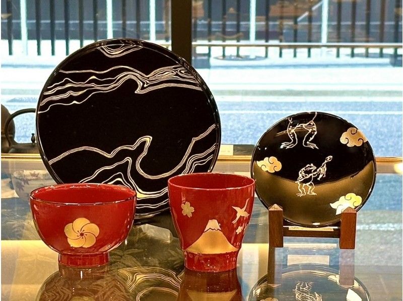 日本語【東京・日本橋】創業100年の漆器専門店で蒔絵体験の紹介画像