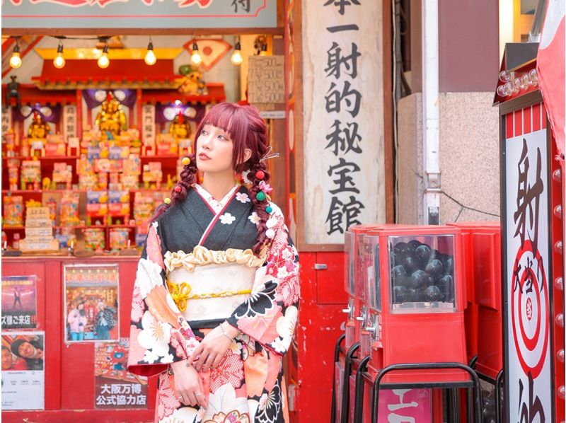 【오사카 · 도톤보리 / 난바 에리어] 기모노를 입고 난바 에리어의 네온 거리를 즐긴다! (유카타 / 기모노 90 분 플랜 헤어 세트 포함)の紹介画像