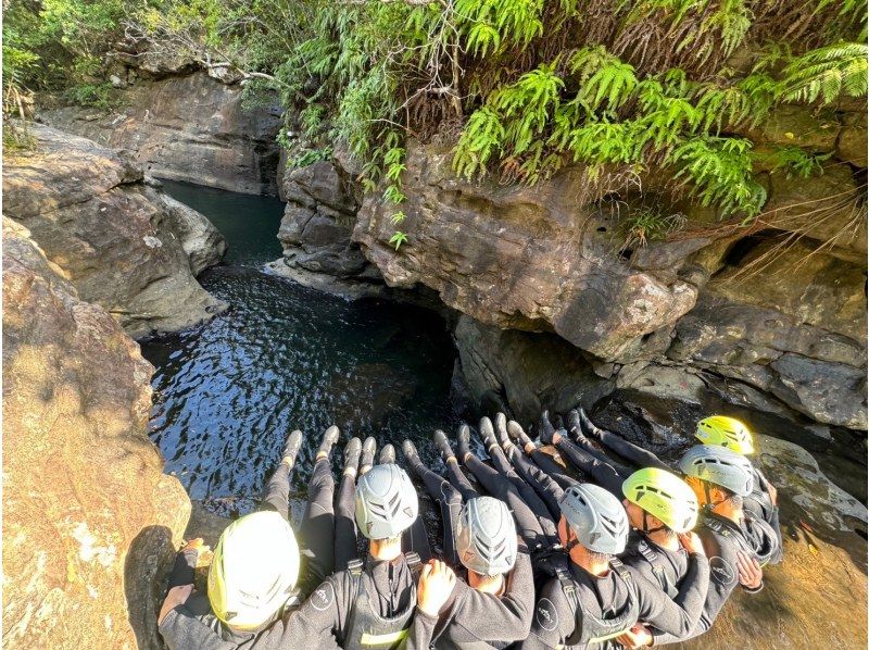 [Iriomote Island/1 day] Have fun on two rivers! Mizuochi Falls SUP/Canoeing & Canyoning [Photo data/Free equipment rental]の紹介画像