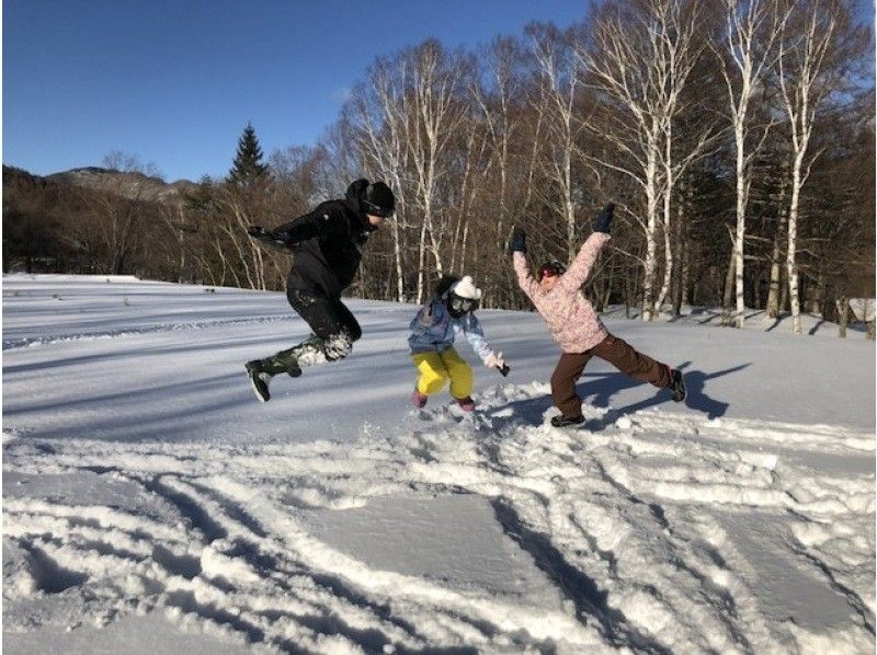 お手軽　スノートレッキング　1時間30分以内　安全な雪の森の中をちょっとだけ体験　のんびり 秘密のトレイル散策プランの紹介画像