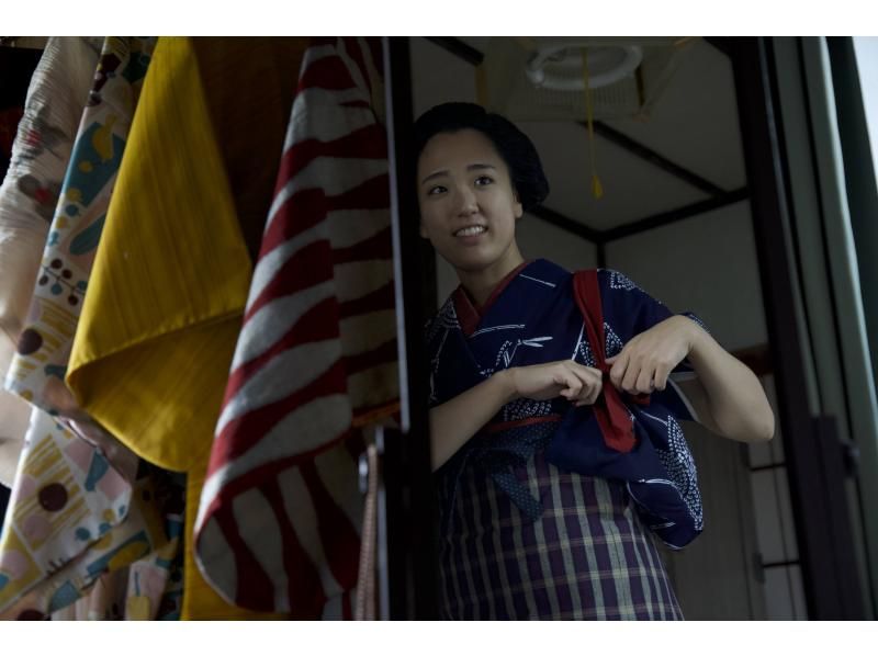 [Ota Ward, Tokyo] Making onigiri in a stove! Time-travel photoshoot in a Taisho-era kitchenの紹介画像