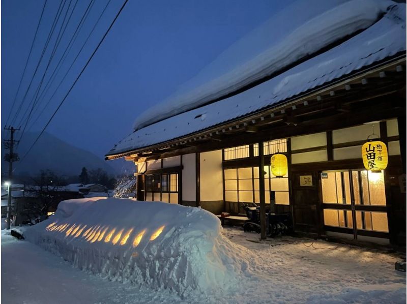[ออกเดินทางจากคามิโนยามะออนเซ็น] ทัวร์รถบัสพรีเมียมที่ทางเดินโคมหิมะบ้านนารายะ 2024の紹介画像