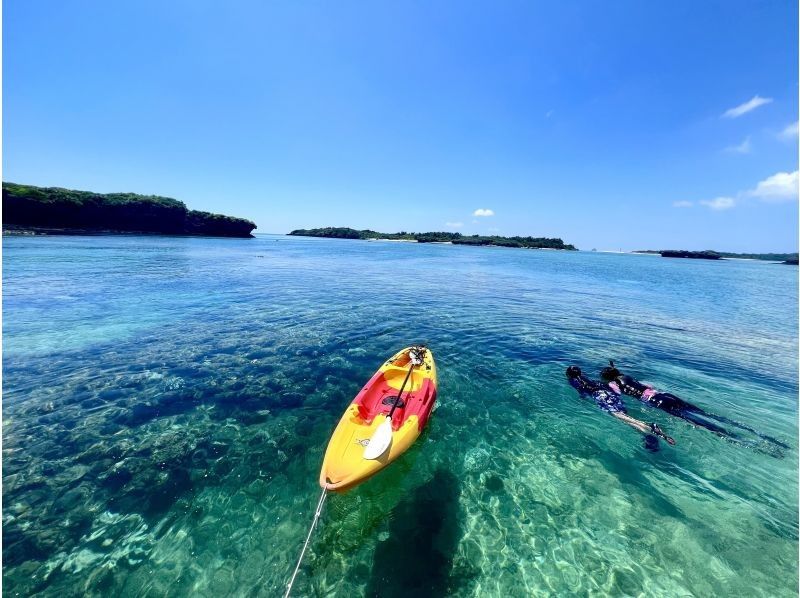 【沖縄・久米島】カヤック&シュノーケリング　(初心者&middot;お子様連れもOK(0歳～)［現地集合プラン］の紹介画像