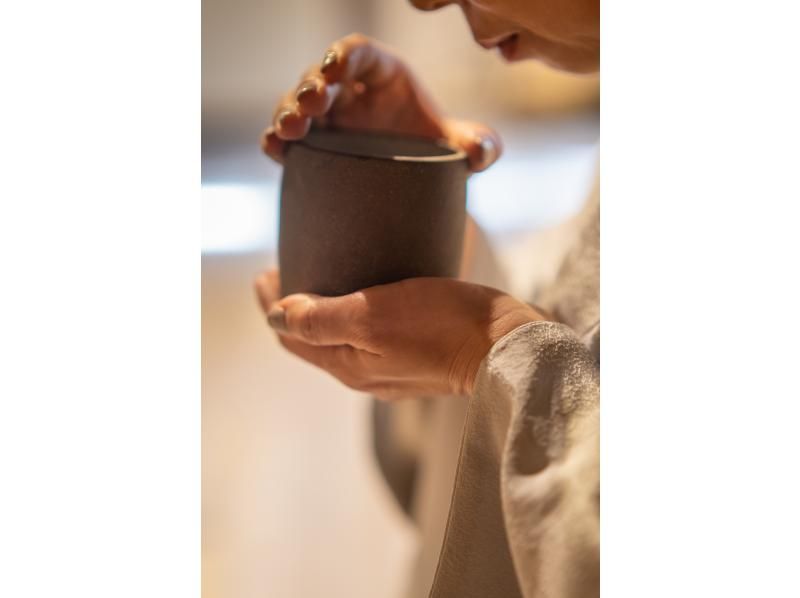 【京都・北野】緑溢れる隠れ家カフェで「香道　三品大枝流」の聞香・源氏香と香作り体験の紹介画像