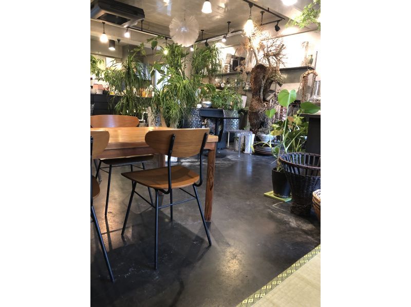 【京都・北野】緑溢れる隠れ家カフェで「香道　三品大枝流」の聞香・源氏香と香作り体験の紹介画像