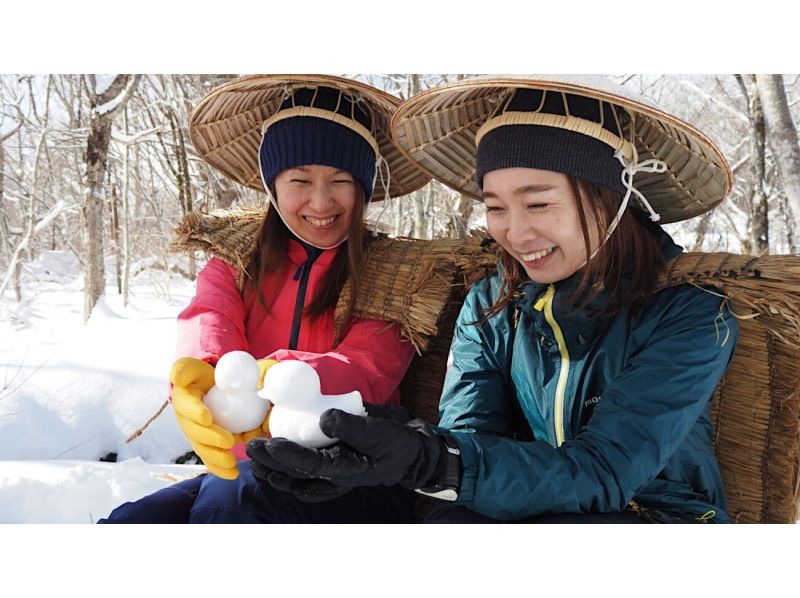 [Fukushima/Urabandai/Aizu cultural experience] Hiking tour on frozen lake using traditional folk tool "Kanjiki" の紹介画像