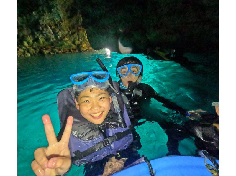 Okinawa Onna Village October still available! Boat cruise Blue Cave Snorkeling and beginner SUP Free GOPRO filming #Brother Lau's shopの紹介画像