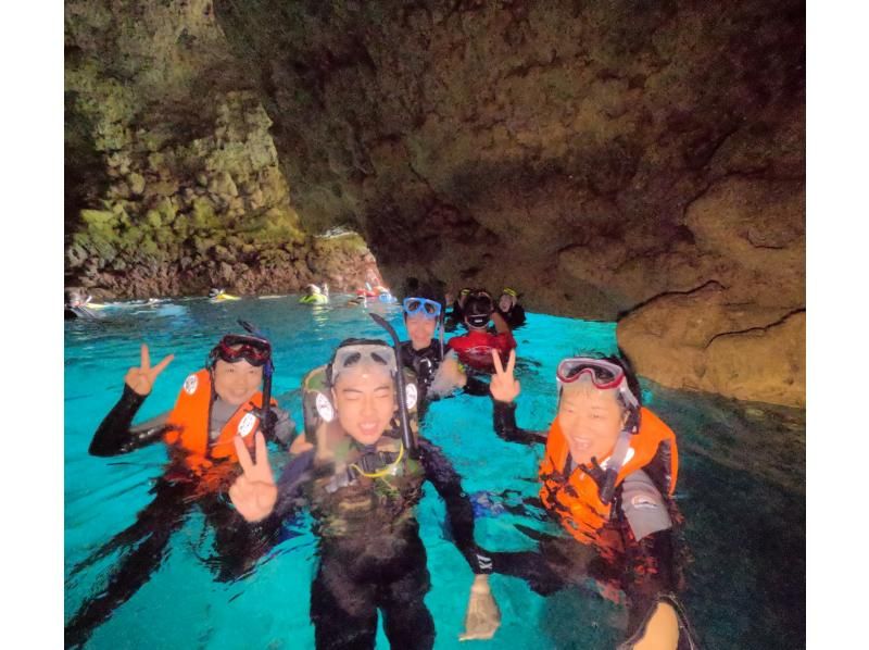  当日予約OK!　【沖縄恩納村】初心者ラウサップとロングタイム青の洞窟スノーケリング　ラウサップ　GOPRO撮影無料　＃ラウ兄のお店　の紹介画像