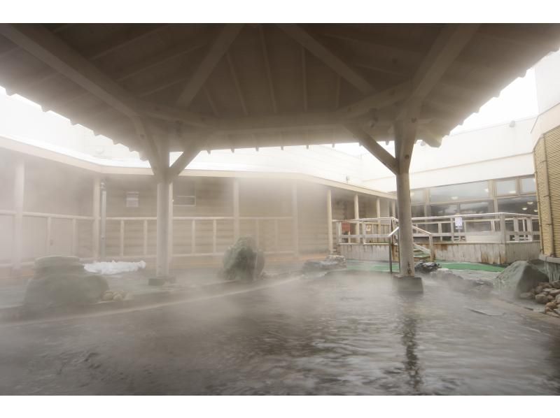 【北海道・札幌近郊茨戸川開催】8:15発 氷上ワカサギ釣り体験 ◆1,300円分のシャトレーゼのスイーツ券または温泉入浴券付きの紹介画像