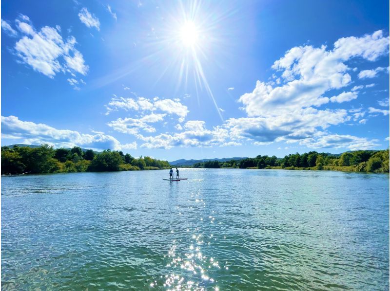 【距余市站步行7分钟】在平静的余市川上悠闲地体验SUP の紹介画像