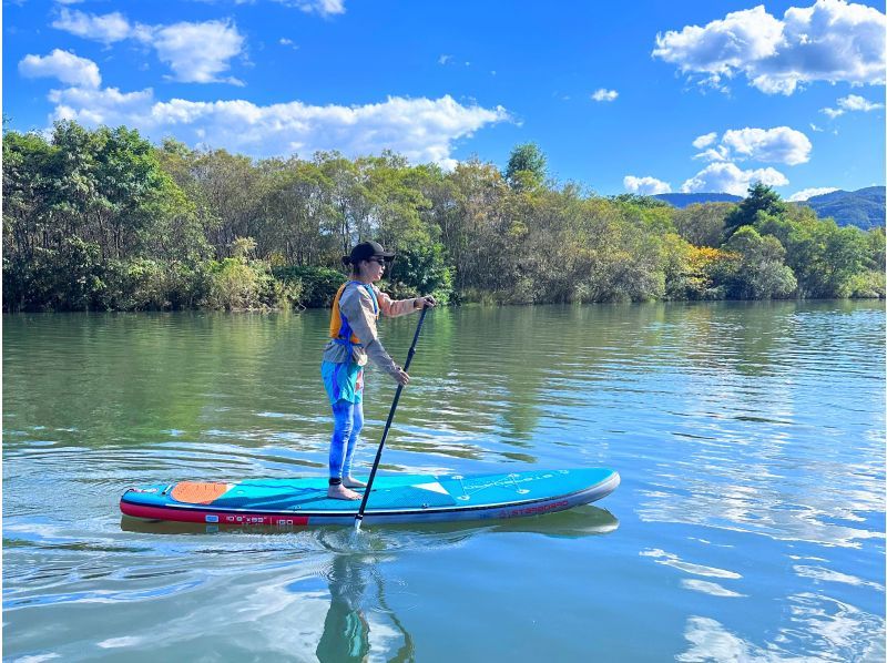 SALE! [10 minutes walk from Yoichi Station] A hidden gem! A relaxing river SUP on the Yoichi River, flowing through nature. Popular with first timers, couples and families on girls' trips.の紹介画像