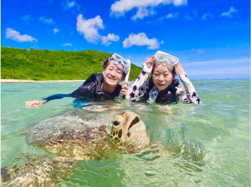 【宮古島】王道‼︎本当に出会える‼︎ウミガメシュノーケル♪《12歳未満は子供料金‼︎当日予約OK‼︎体験90分》の紹介画像