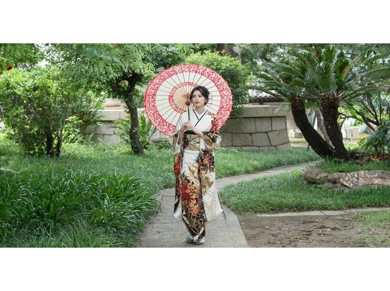 Osaka Furisode Rental 1-Day Plan (Hairstyle Included, Unlimited Hair Accessories)の紹介画像